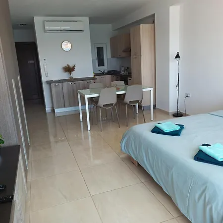 Seafront Studio Apartment San Paul'S Bay St. Paul's Bay Exterior photo